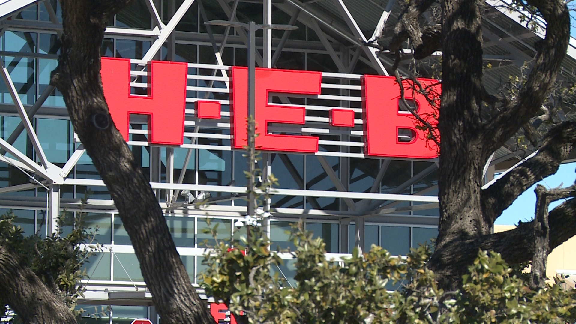 Can I use Apple Pay at HEB? Grocery store begins testing in Texas