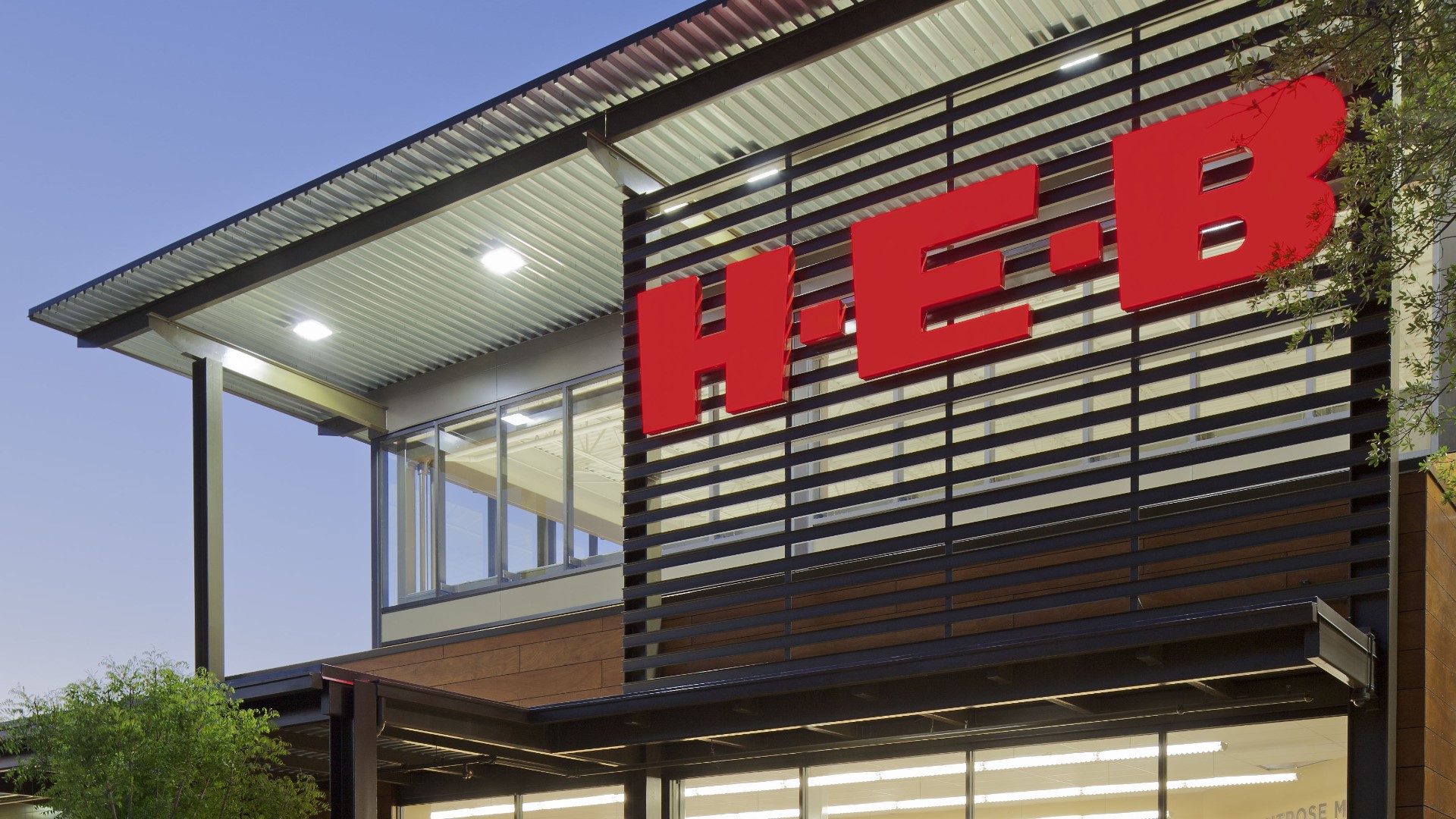 Heberb H-E-B sending 500 care packages to military heroes | kiiitv.com