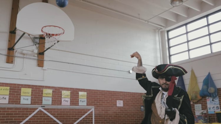 'My pirates don't dribble, dribble, they score' | Texas elementary school principal drops back-to-school rap for his students