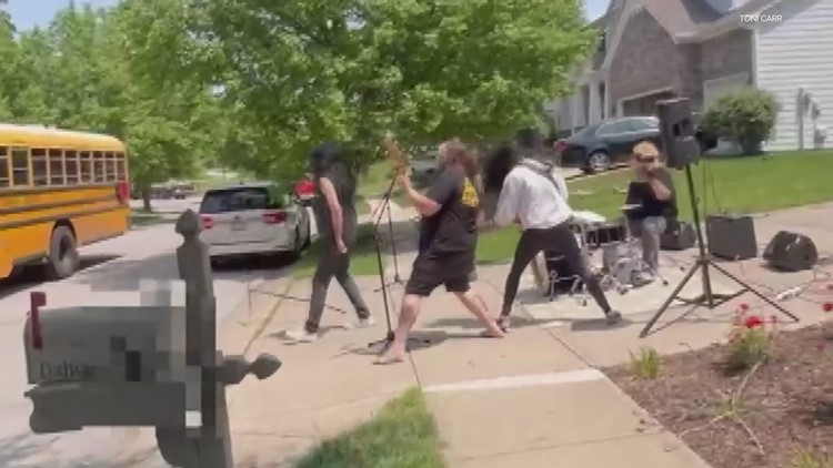 'School's out!' | Dad rocks Alice Cooper to embarrass son on last day of school