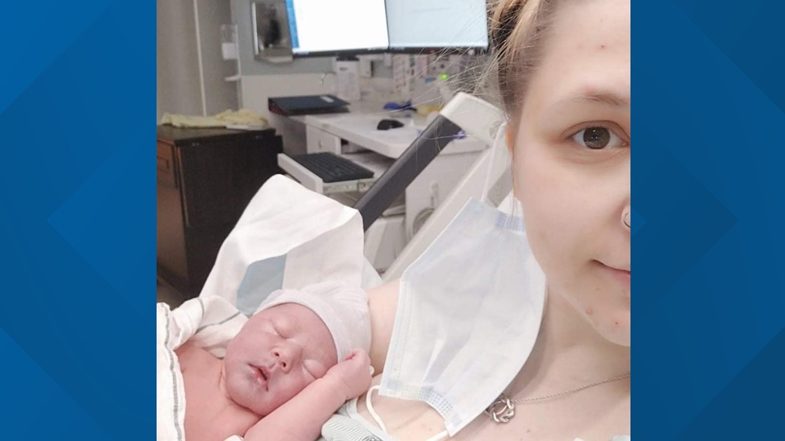 Speedway mom delivers her own baby