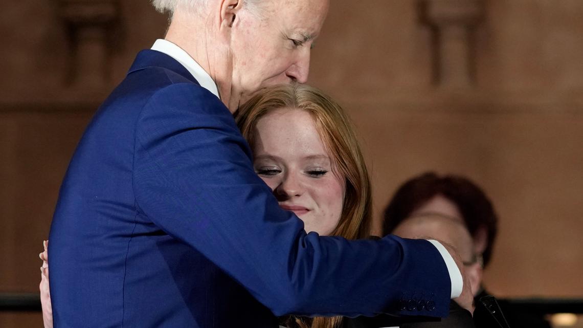 Sandy Hook 10 years : Biden calls for assault-style weapons ban ...