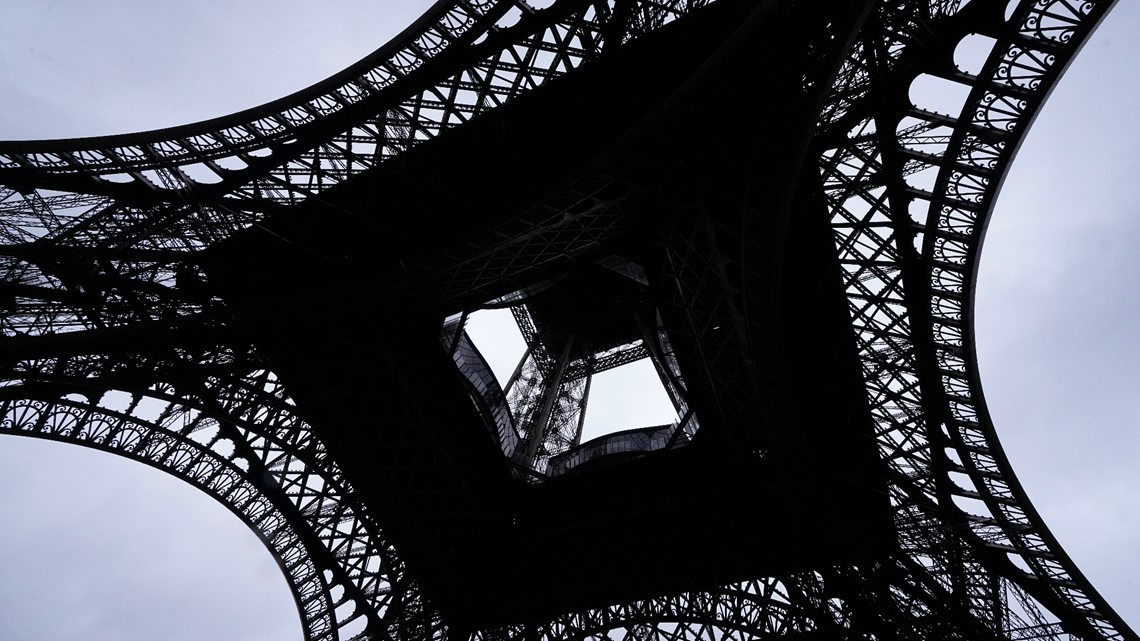 Strike closes Eiffel Tower, months before Olympics - Vimarsana News