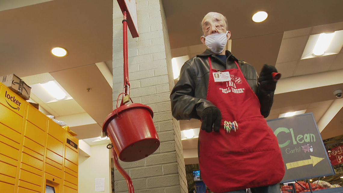'As I ring, I sing' | Blind bell ringer offers 'Christmas concert' for passersby - Vimarsana News